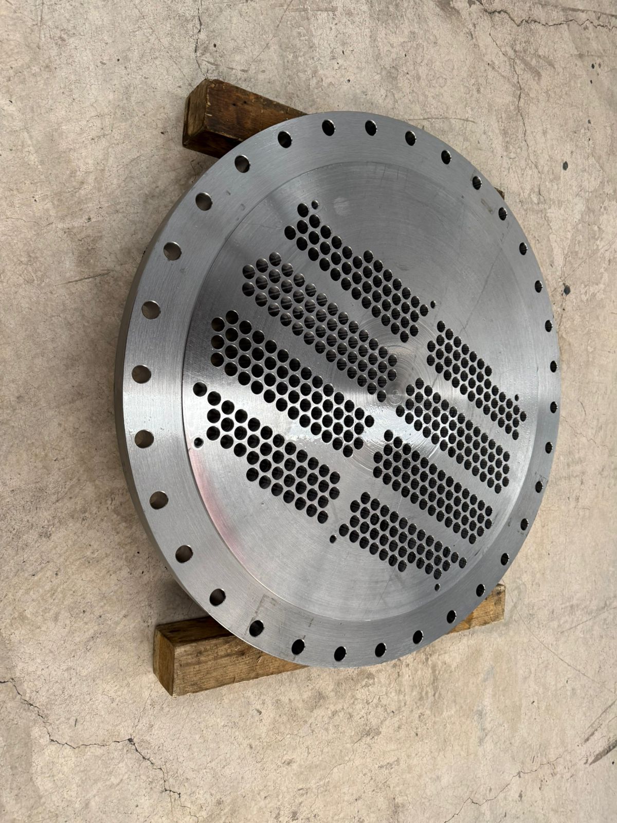 Placa brida perforada de precisión