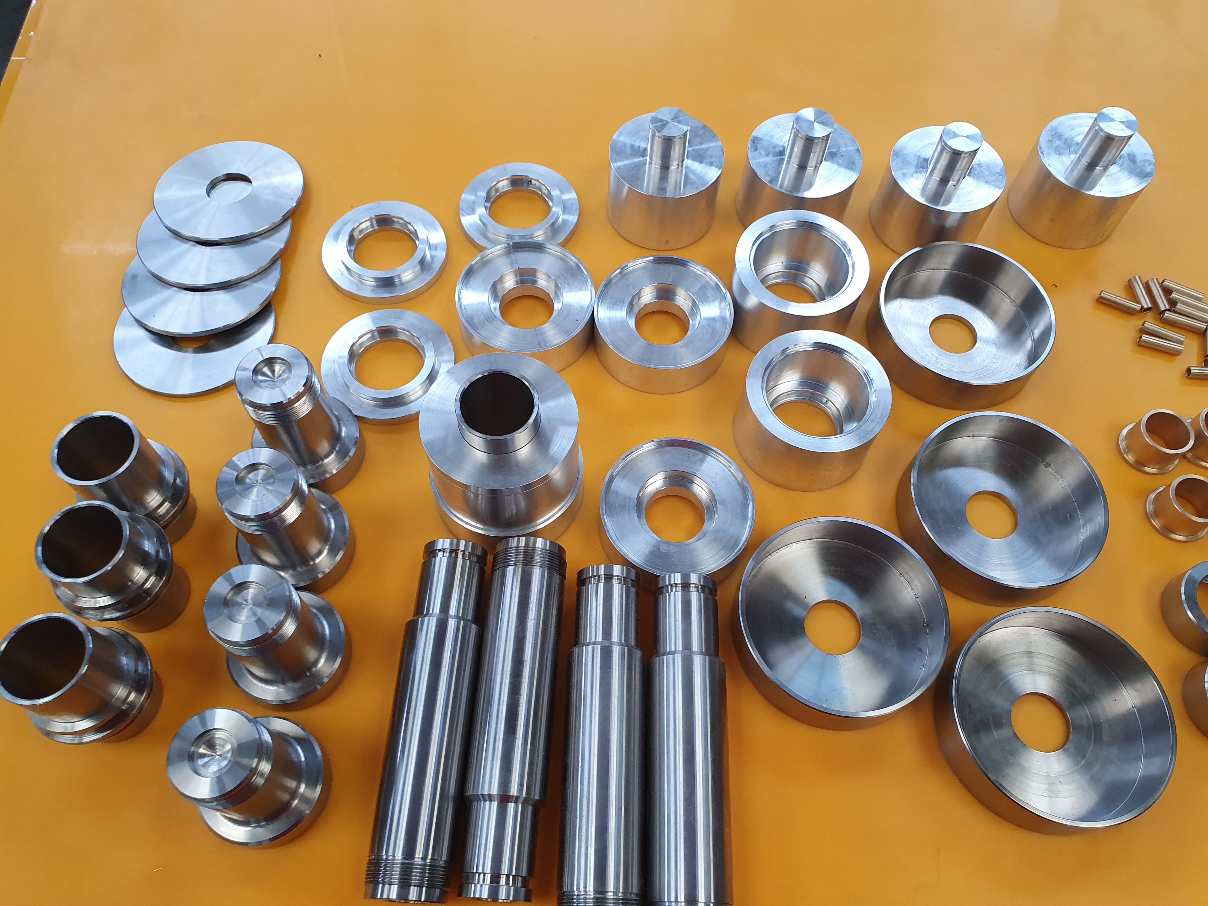 Colección de piezas maquinadas CNC