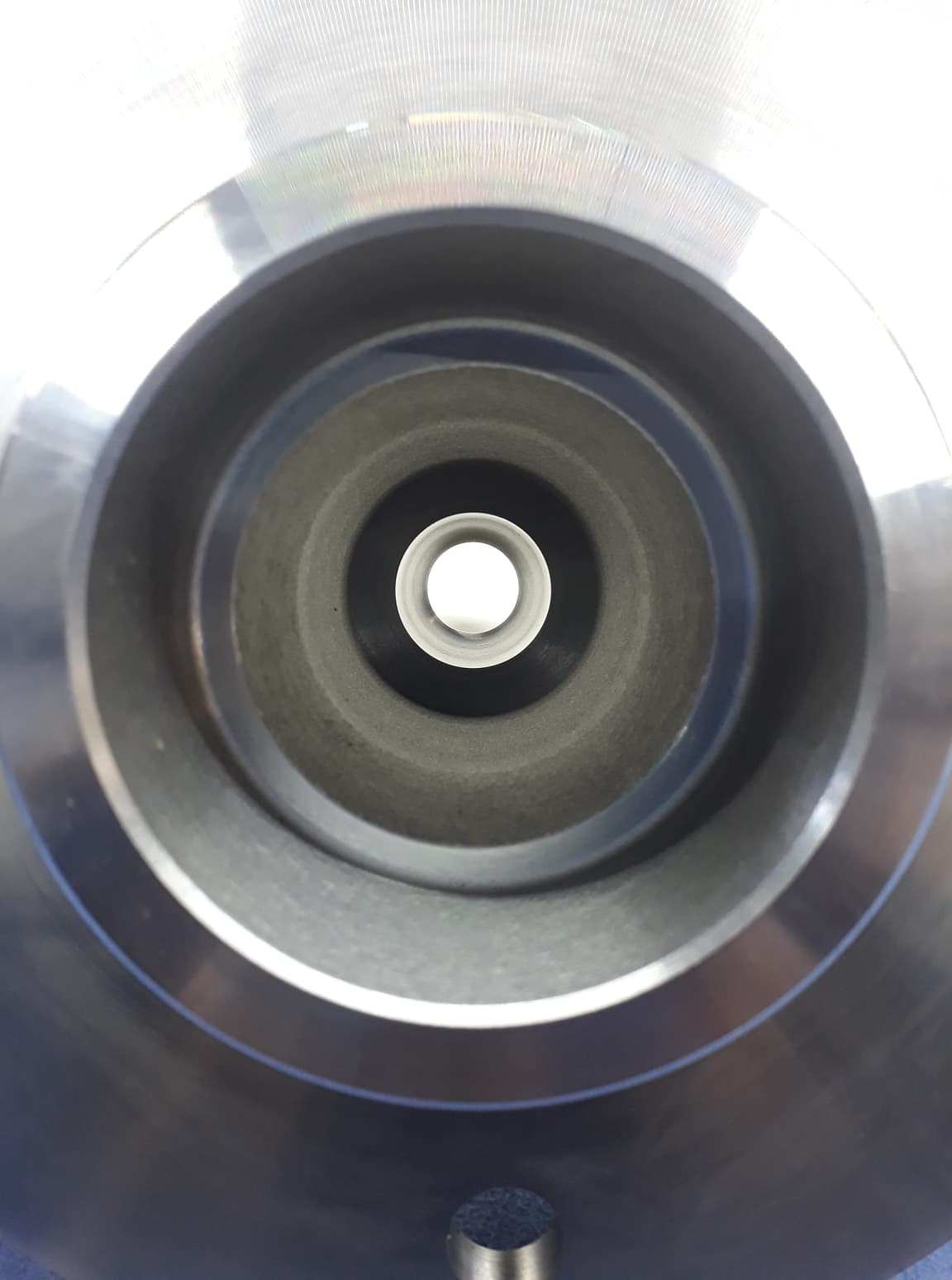 Pivote vista interior de precisión